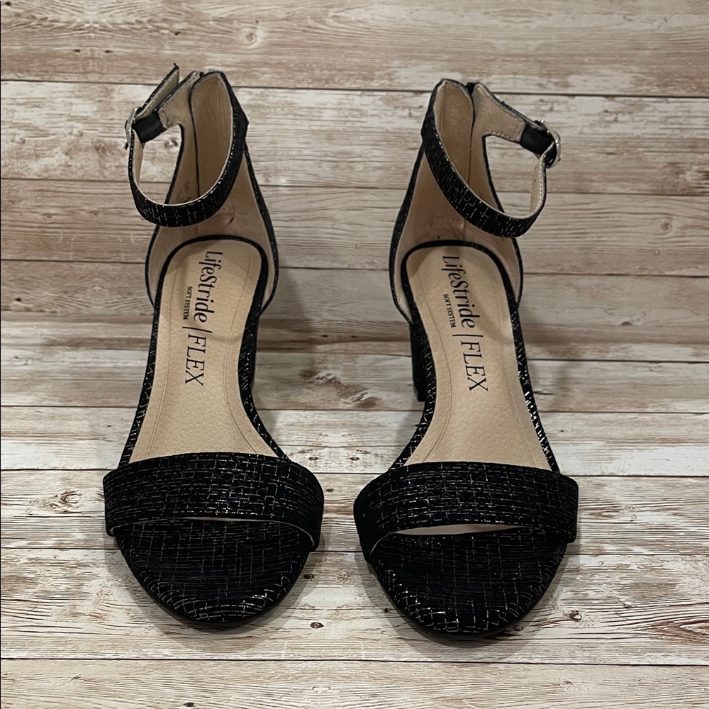 Life Stride Black Textured Ankle-Strap Heels Size 6M‎ NEW